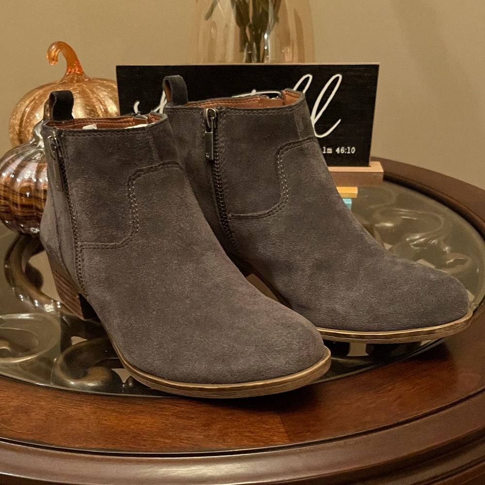 Lucky Brand Grey Suede Booties Sz 7